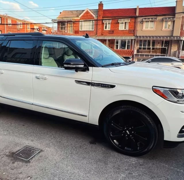 2024 Lincoln Black Label Navigator