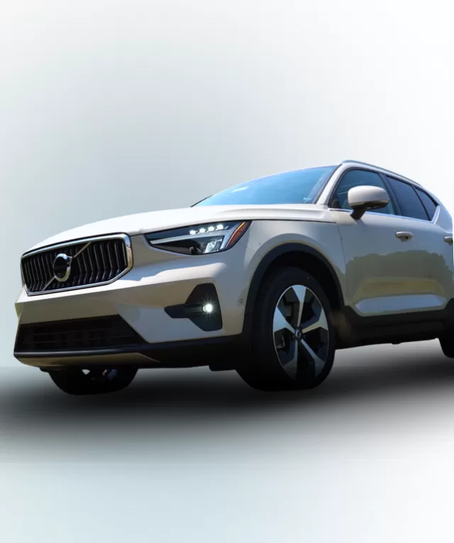 2025 Volvo XC40