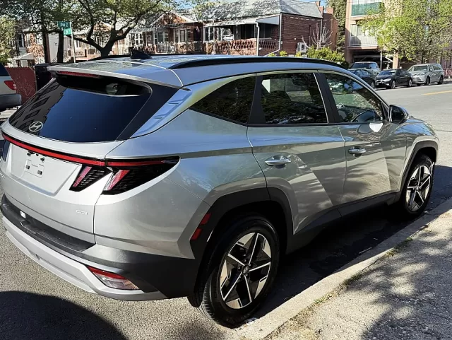 2025 hyundai tucson: a stylish and feature packed compact suv